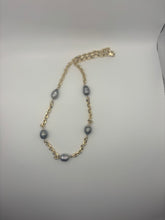 Load image into Gallery viewer, 5 pearl necklace

