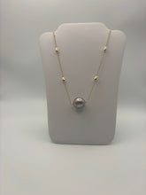 Load image into Gallery viewer, Single floating pearl
