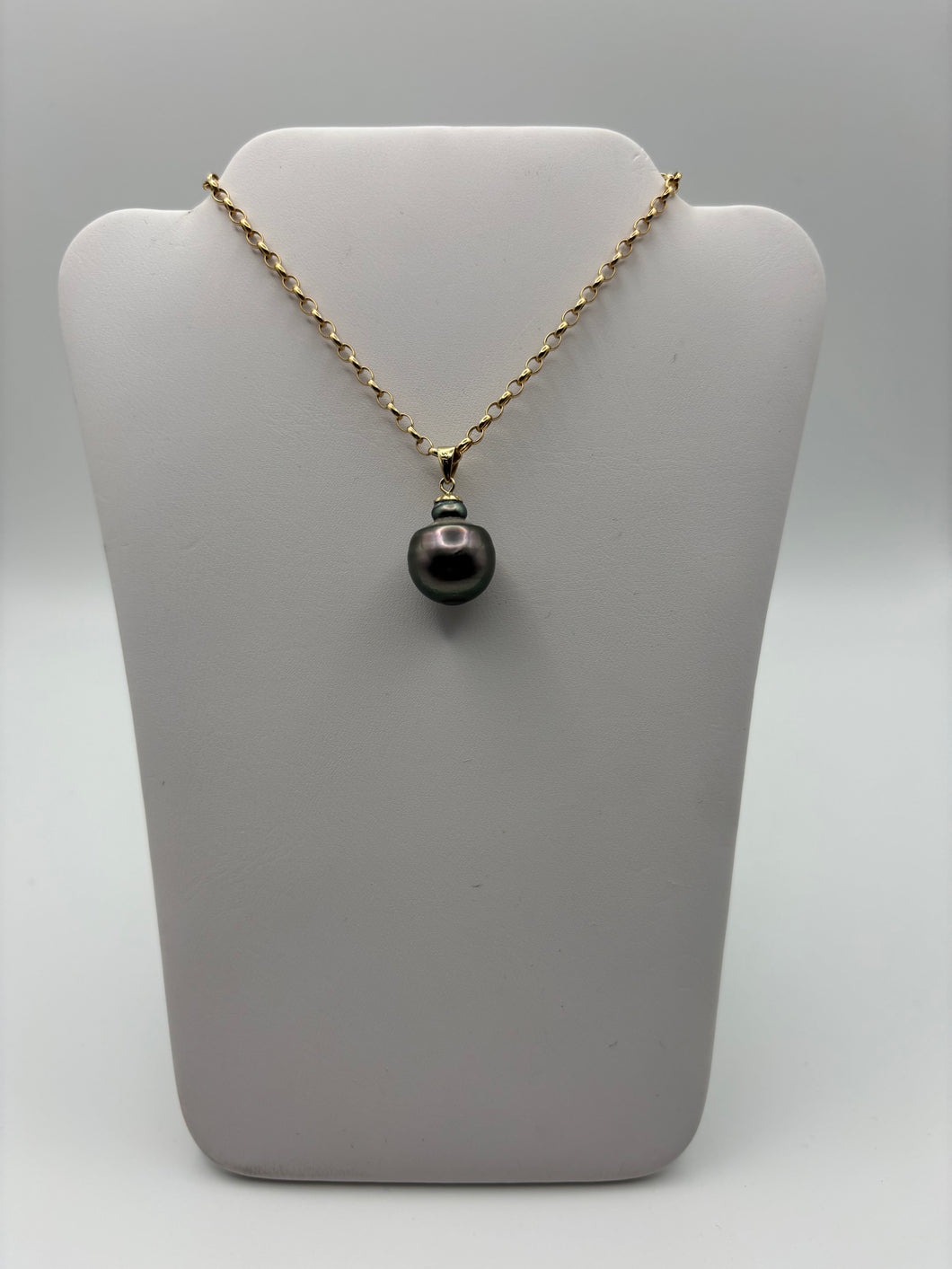 12mm Tahitian pearl pendant