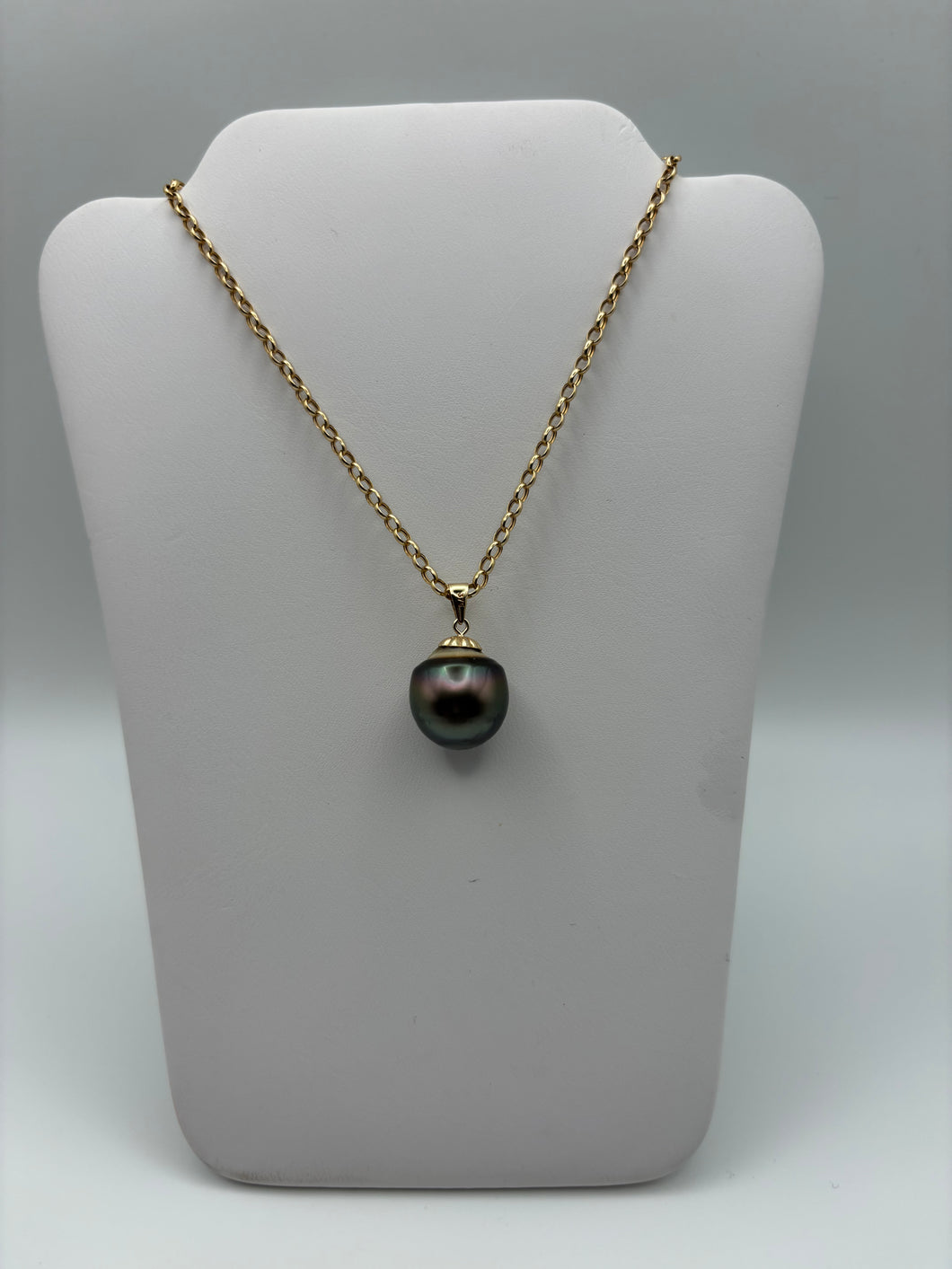 Tahitian pearl pendant